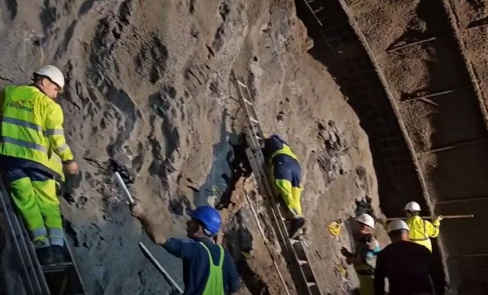 Prima străpungere de tunel în Carpați pe autostrada Sibiu-Pitești, aproape de realizare: Pe Secțiunea Boița–Cornetu vor fi 7 tuneluri 1063488