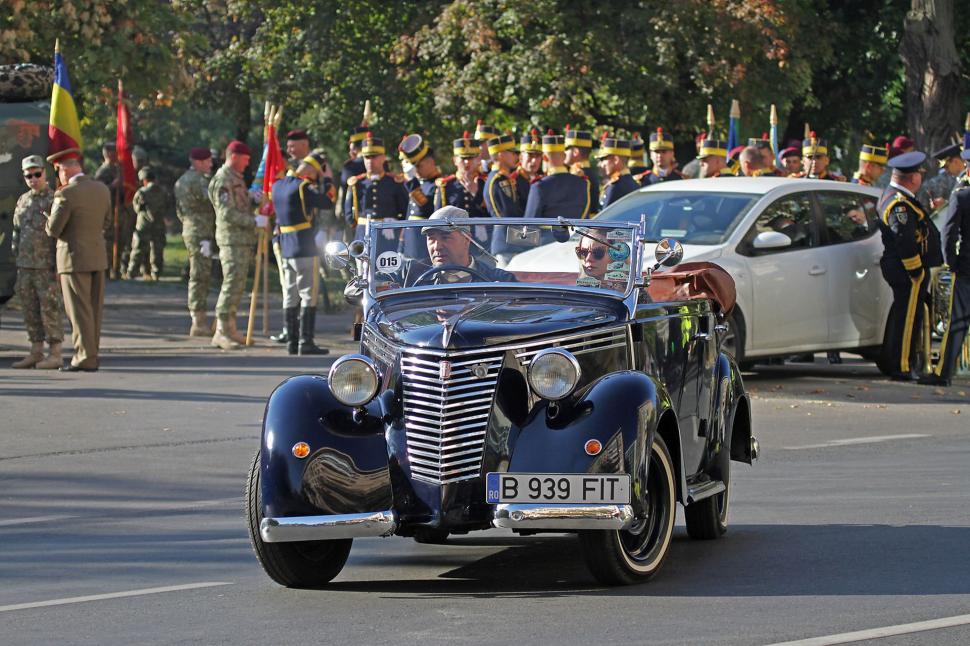 Retroparada Primăverii: Cea mai mare expoziție a Muzeului pe roți al României revine în Parcul Lumea Copiilor, din Bucureşti 1063309