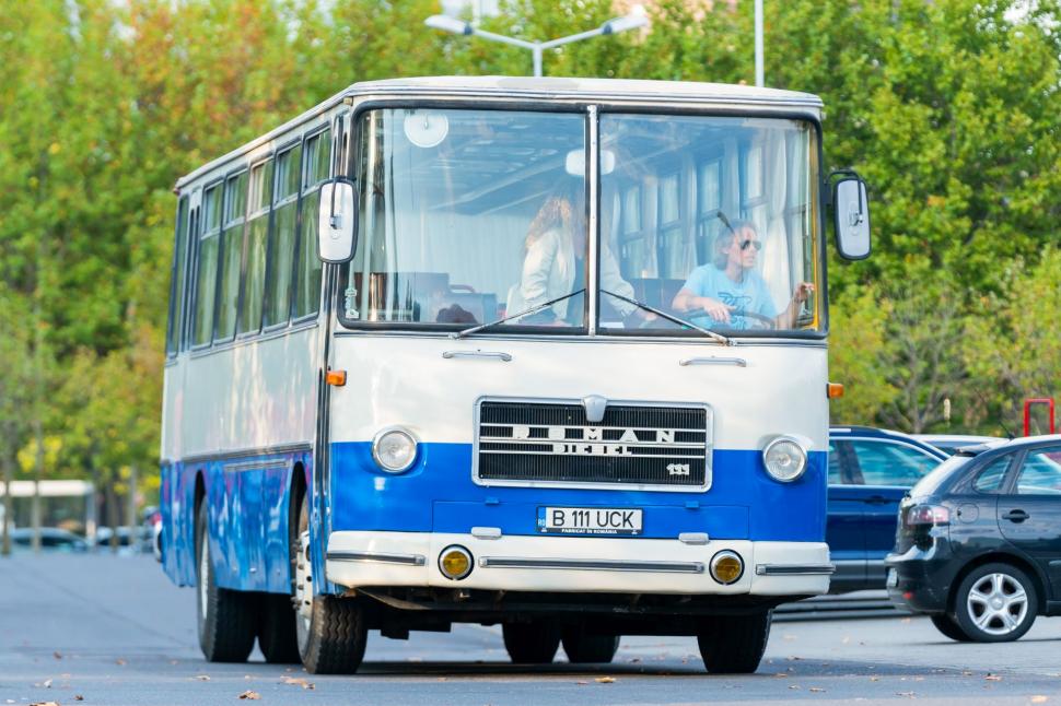 Retroparada Primăverii: Cea mai mare expoziție a Muzeului pe roți al României revine în Parcul Lumea Copiilor, din Bucureşti 1063315