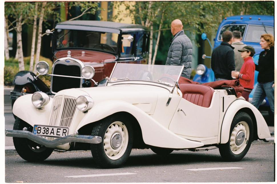 Retroparada Primăverii: Cea mai mare expoziție a Muzeului pe roți al României revine în Parcul Lumea Copiilor, din Bucureşti 1063319