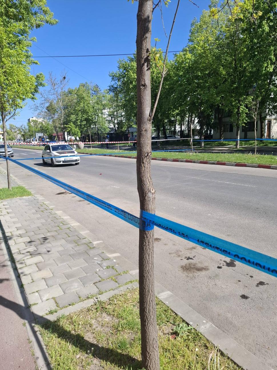 Asfaltul s-a surpat pe Bulevardul Unirii din Slobozia. Primarul: „Cauza cea mai probabilă este o defecţiune la sistemul de canalizare” 1063573