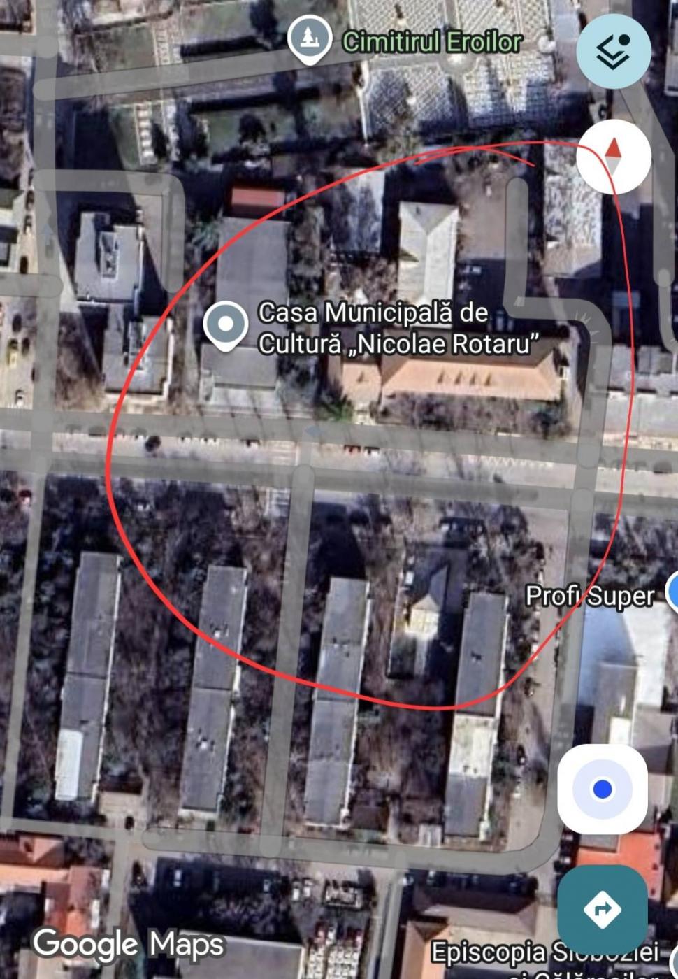 Asfaltul s-a surpat pe Bulevardul Unirii din Slobozia. Primarul: „Cauza cea mai probabilă este o defecţiune la sistemul de canalizare” 1063575