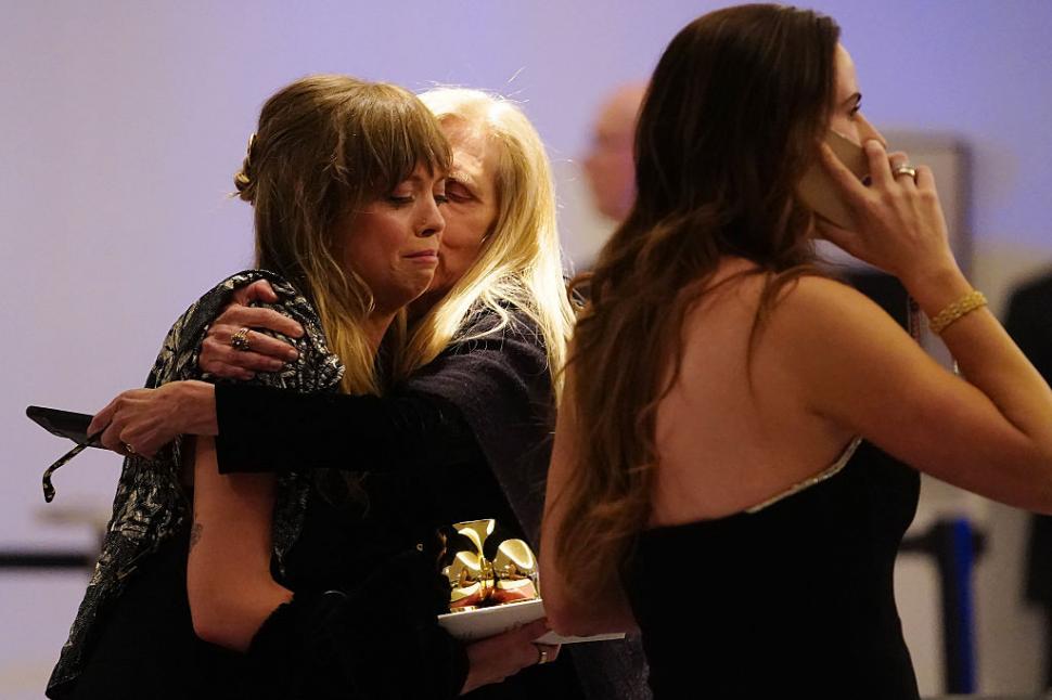 VIDEO. Momentul în care Trump și JD Vance sunt evacuați după atacul armat. După focurile de arme, invitații s-au ascuns sub mese  1063635