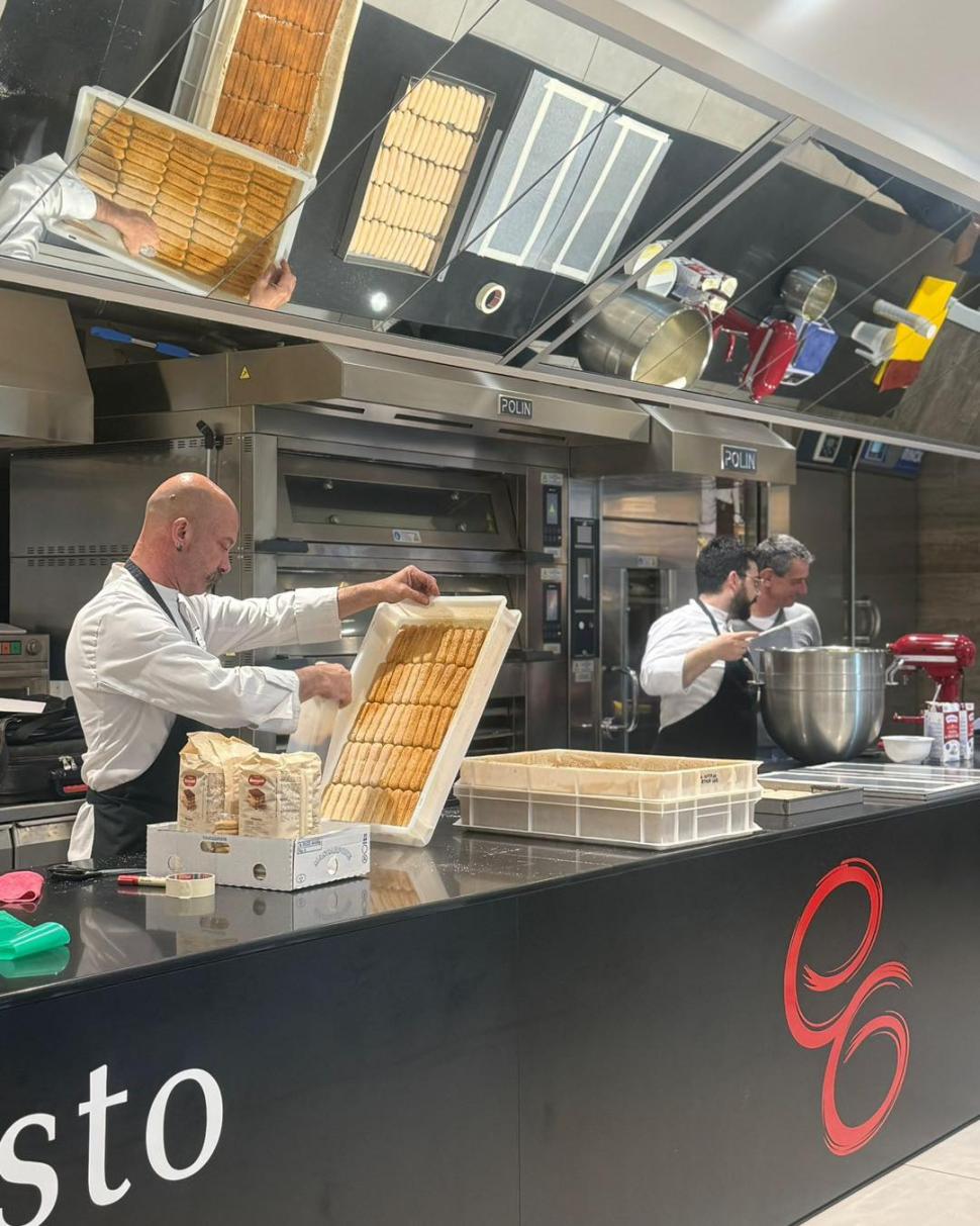 Cel mai lung tiramisu din lume tocmai a intrat în Cartea Recordurilor, la Londra: Cum arată desertul uriaș, de peste 400 de metri 1064024