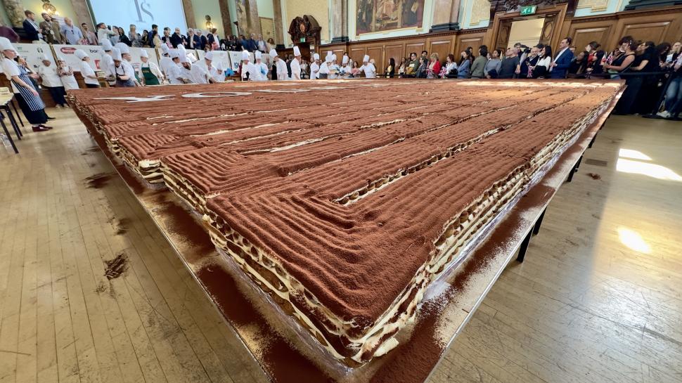 Cel mai lung tiramisu din lume tocmai a intrat în Cartea Recordurilor, la Londra: Cum arată desertul uriaș, de peste 400 de metri 1064031