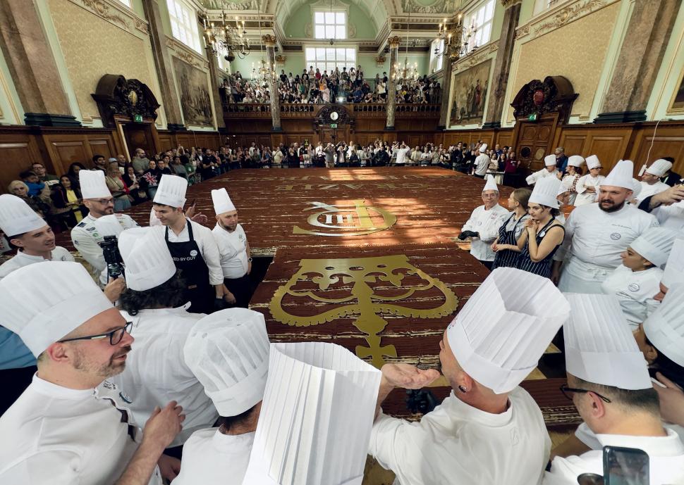 Cel mai lung tiramisu din lume tocmai a intrat în Cartea Recordurilor, la Londra: Cum arată desertul uriaș, de peste 400 de metri 1064033