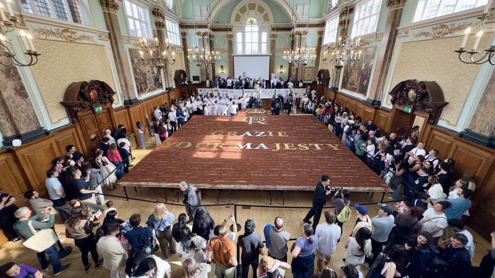 Cel mai lung tiramisu din lume tocmai a intrat în Cartea Recordurilor, la Londra: Cum arată desertul uriaș, de peste 400 de metri 1064035