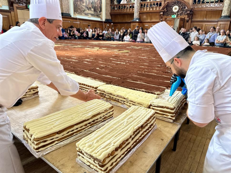 Cel mai lung tiramisu din lume tocmai a intrat în Cartea Recordurilor, la Londra: Cum arată desertul uriaș, de peste 400 de metri 1064037