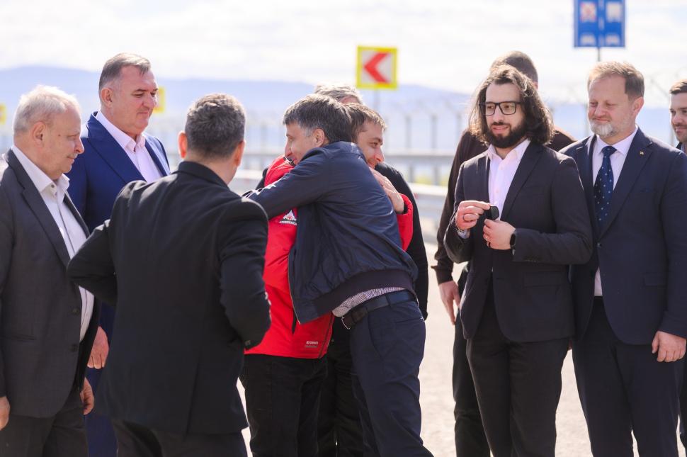 Noi imagini cu podul rutier dintre România și Ucraina, peste râul Tisa, care are o lungime de peste 250 m. Când va fi inaugurat 1063832