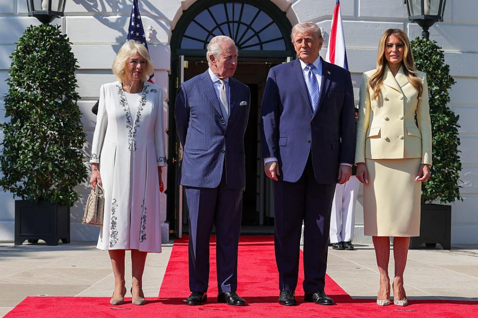 Regele Charles își începe vizita de stat în SUA. Monarhii britanici au fost întâmpinați de Melania și Donald Trump la Casa Albă 1064118