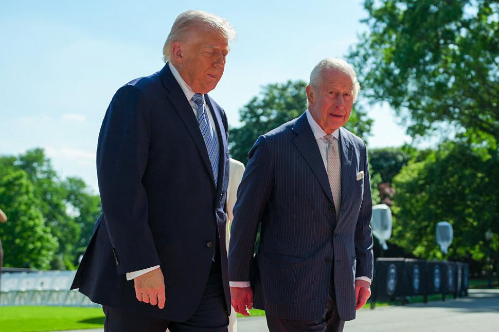 Regele Charles își începe vizita de stat în SUA. Monarhii britanici au fost întâmpinați de Melania și Donald Trump la Casa Albă 1064119