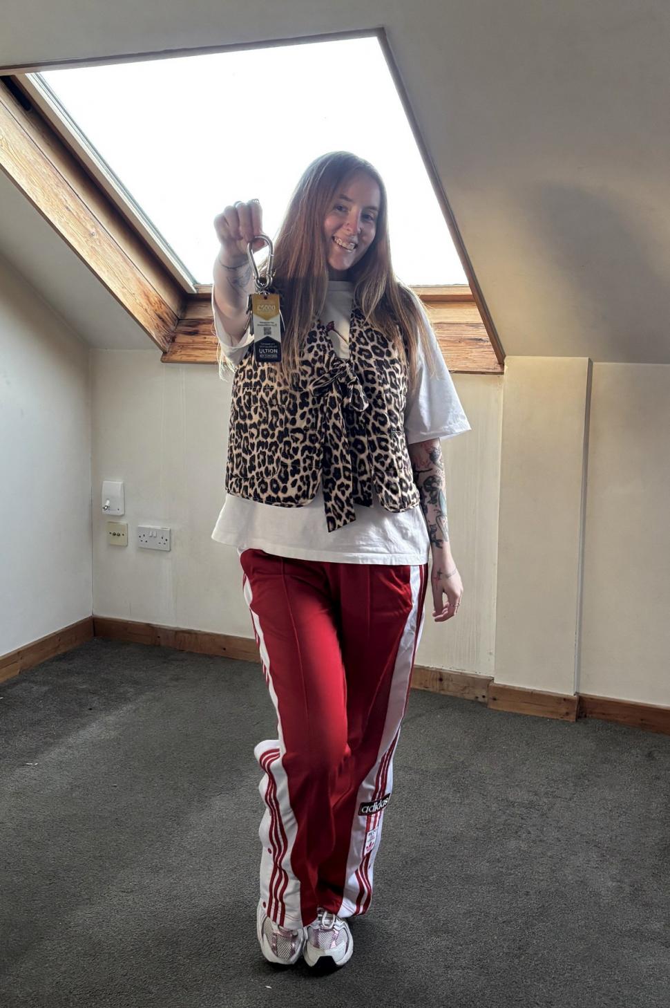 Surpriză uriașă pentru o femeie care a crezut că și-a cumpărat un apartament cu debara. Când i-a deschis ușa a avut un șoc  1063961