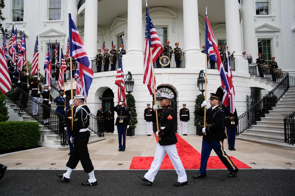 Donald Trump l-a primit pe Regele Charles la Casa Albă. „Mama mea avea o pasiune pentru Charles. Vă vine să credeți?” 1064425