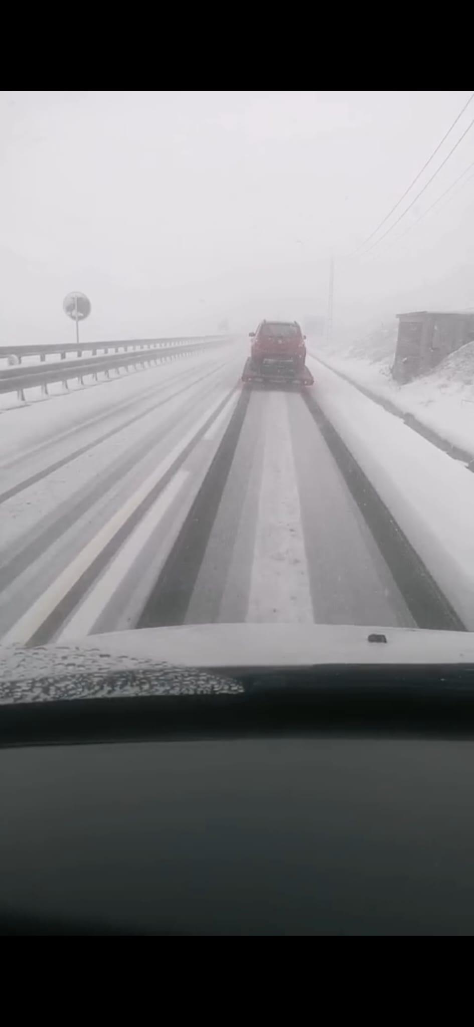 Iarnă la final de aprilie. Ninsori și temperaturi de până la -9 grade la munte. Vremea s-a răcit în toată țara. Cum va fi de 1 mai 1064781