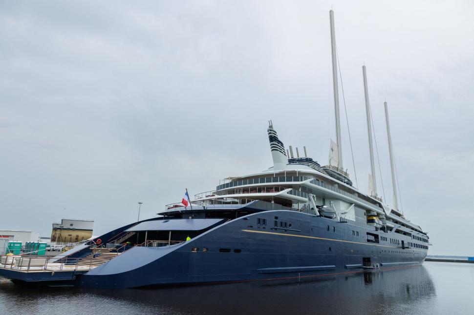 Cel mai mare yacht cu vele din lume pleacă în prima călătorie. Cum arată vasul luxos de croazieră Orient Express Corinthian 1065143