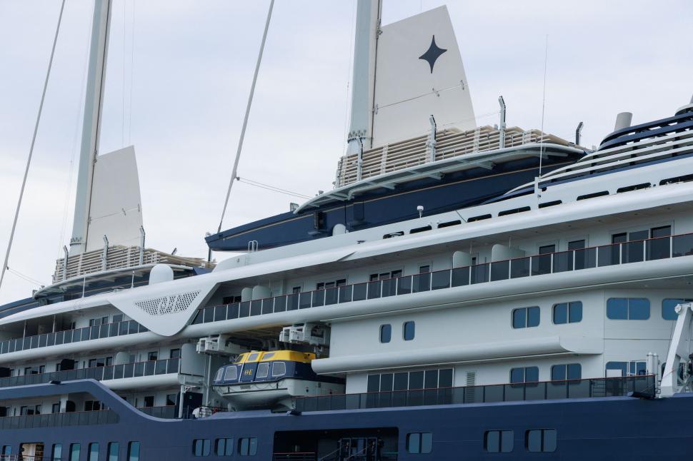 Cel mai mare yacht cu vele din lume pleacă în prima călătorie. Cum arată vasul luxos de croazieră Orient Express Corinthian 1065145