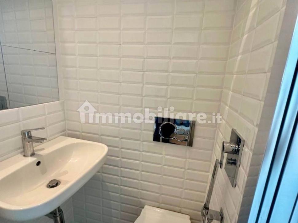 Cum arată garsoniera de 10 metri pătrați care se vinde cu 115.000 de euro în Florența. Baia are doar un metru pătrat  1065427
