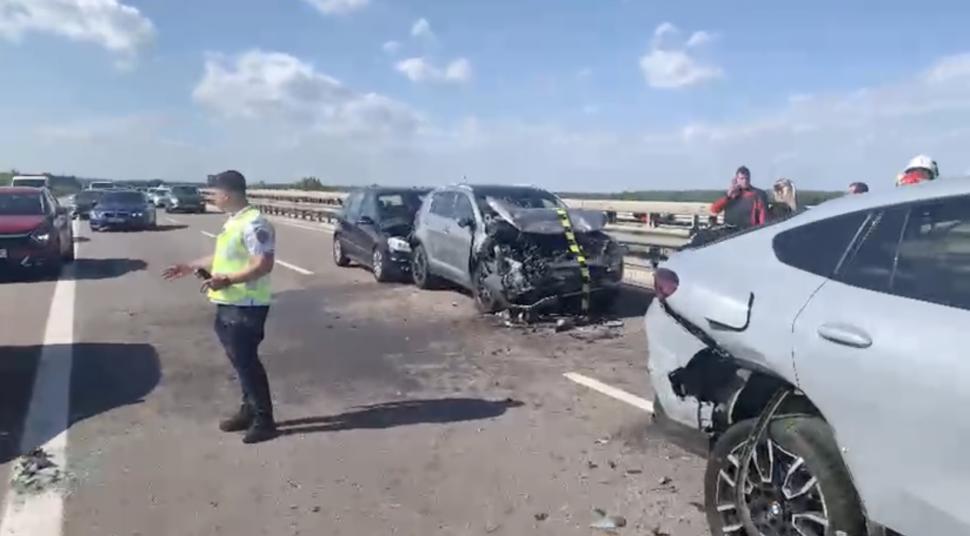 Carambol cu șase mașini pe Autostrada A3, în Prahova: Sensul spre București, blocat. Traficul a fost deviat pe DN1 1065640