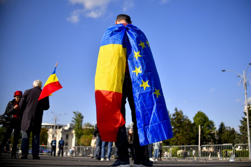 Miting pro-Bolojan în Piața Victoriei, cu două zile înainte de moțiunea de cenzură 1065697