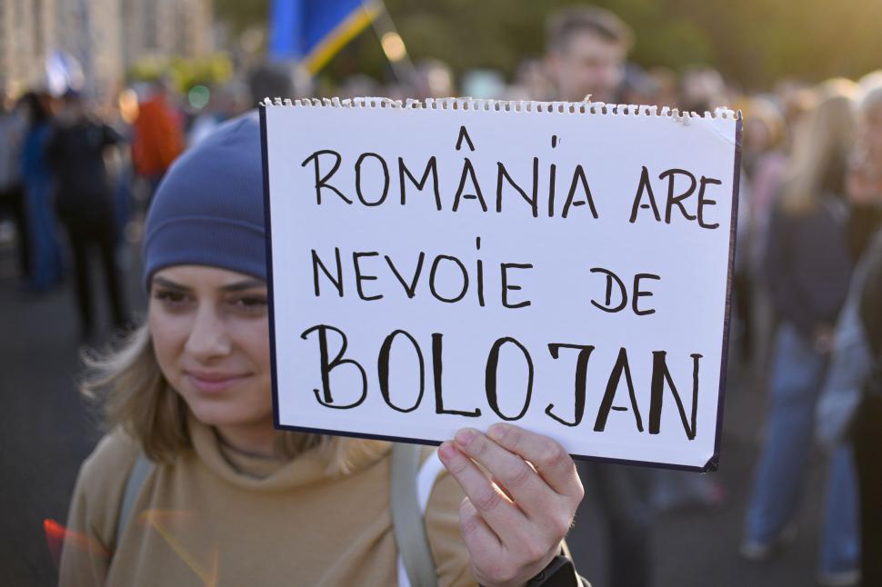 Miting pro-Bolojan în Piața Victoriei, cu două zile înainte de moțiunea de cenzură 1065698