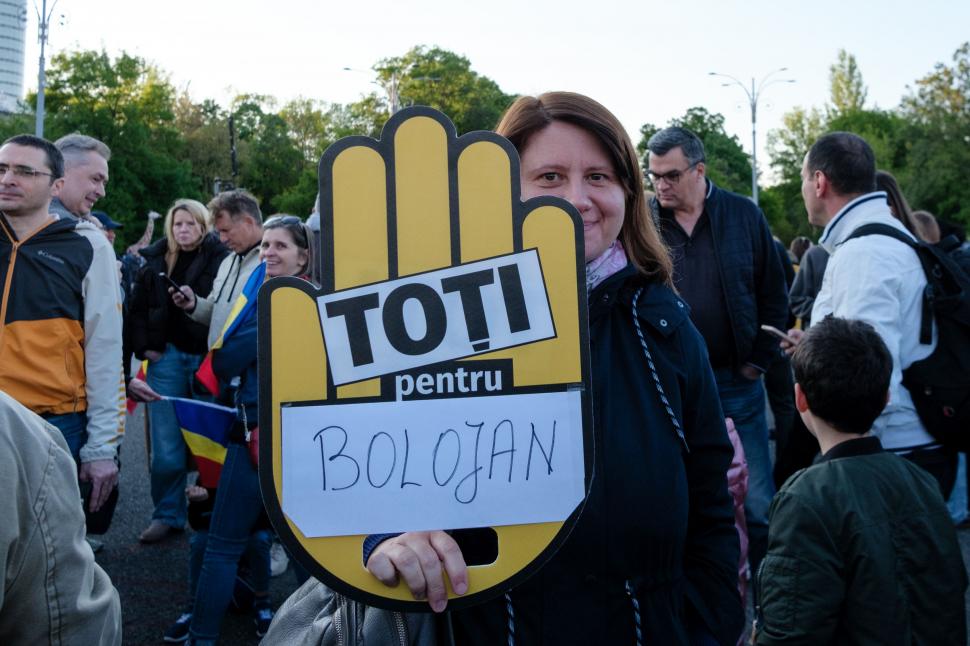 Miting pro-Bolojan în Piața Victoriei, cu două zile înainte de moțiunea de cenzură 1065701