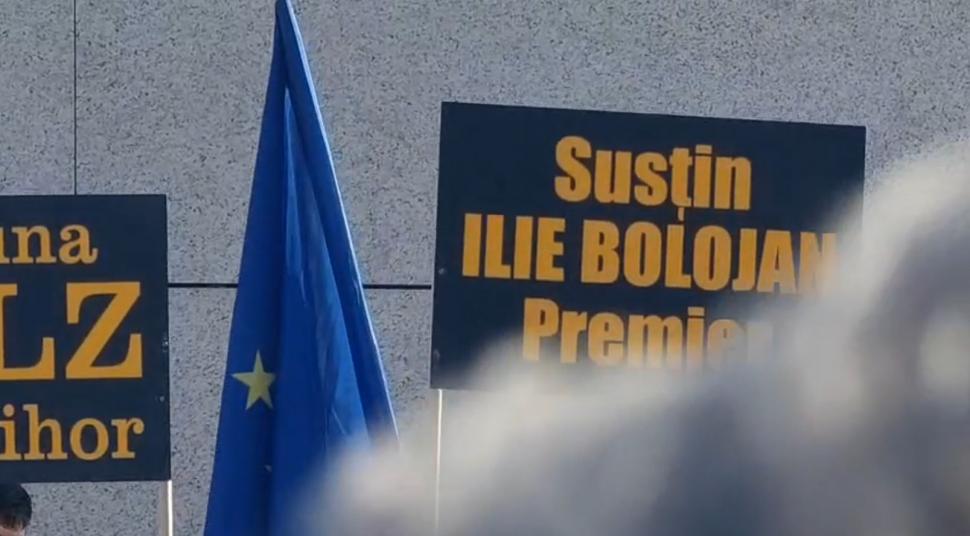 Orădenii au ieșit la miting să-l susțină pe Bolojan înainte de moțiune: "Fug șobolanii, că n-au mai găsit brânză la guvernare" 1065692
