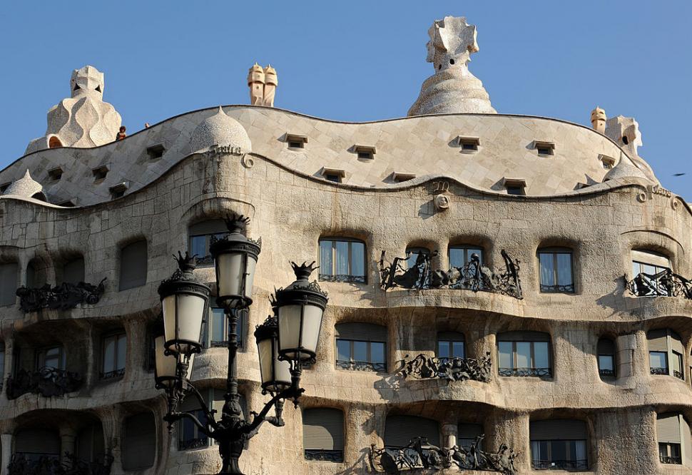 „Este un sit de patrimoniu mondial, dar e casa mea”: Ultima chiriașă rămasă în Casa Milà descrie viața în capodopera lui Gaudí 1065859
