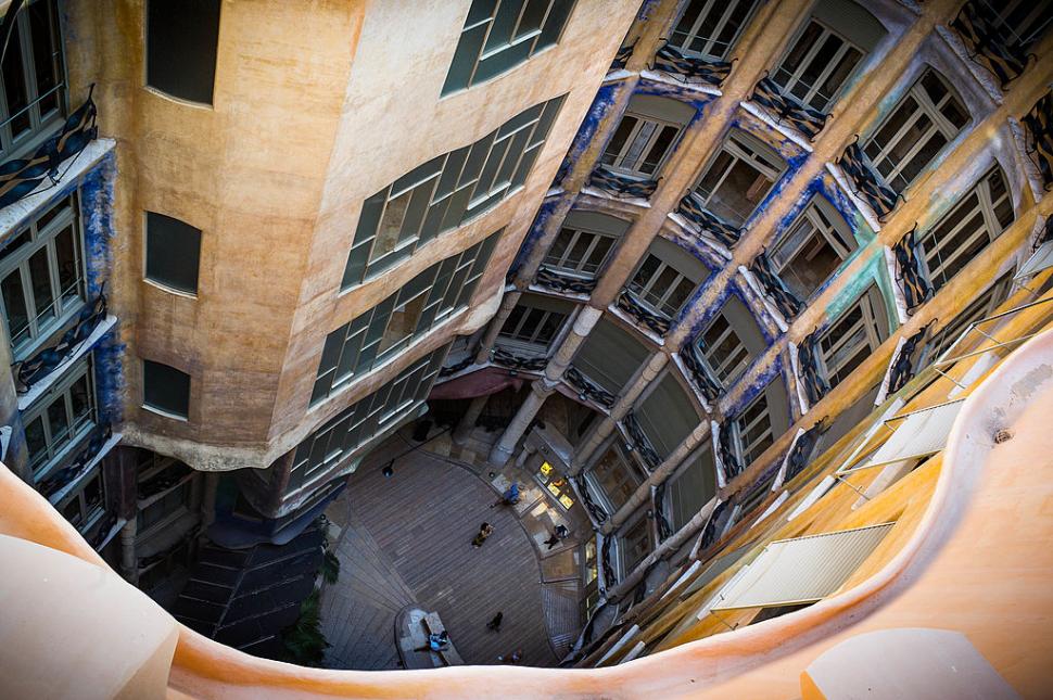 „Este un sit de patrimoniu mondial, dar e casa mea”: Ultima chiriașă rămasă în Casa Milà descrie viața în capodopera lui Gaudí 1065862