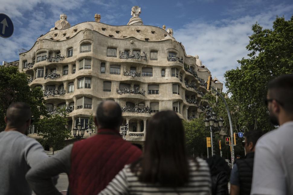 „Este un sit de patrimoniu mondial, dar e casa mea”: Ultima chiriașă rămasă în Casa Milà descrie viața în capodopera lui Gaudí 1065867