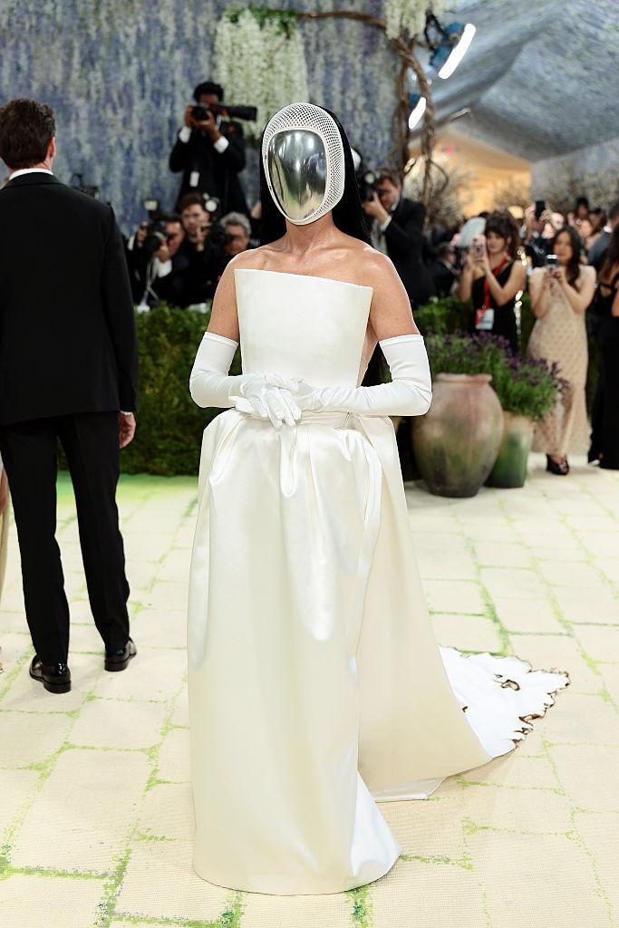 Met Gala 2026. Cele mai extravagante și controversate ținute. Madonna, Heidi Klum, Bad Bunny și Katy Perry au fost de nerecunoscut 1065965