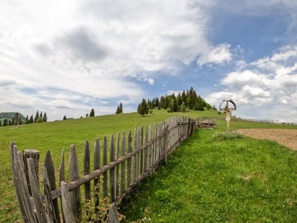 Începe oficial sezonul de drumeţii pe Via Transilvanica 2026, în acest weekend. Traseul turistic tocmai a fost premiat de Tripadvisor 1066434