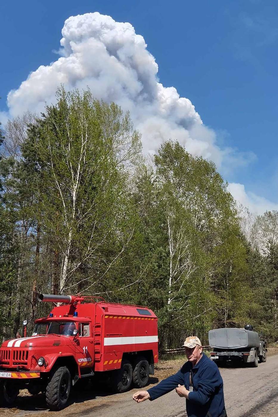 Incendiu uriaș la Cernobîl: 1.100 de hectare de pădure ard după prăbușirea unei drone. Precizări ANM despre direcția norului de fum 1067126