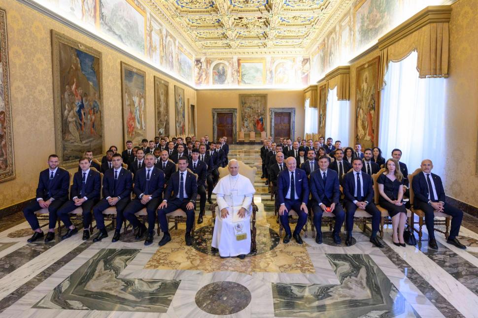 Cristi Chivu a fost primit la Vatican de Papa Leon al XIV-lea, după ce a devenit campion cu Inter. Mesajul transmis de Suveranul Pontif 1067314