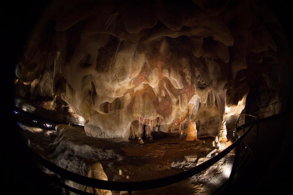 Oamenii de știință au deschis o peșteră sigilată timp de 20.000 de ani și au descoperit opere de artă perfect conservate 1066721