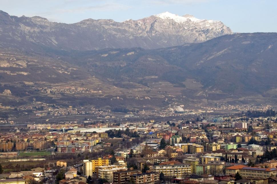 Regiunea superbă din Italia care oferă până la 100.000 de euro celor care vor să se mute în locul unde s-a filmat James Bond 1065526