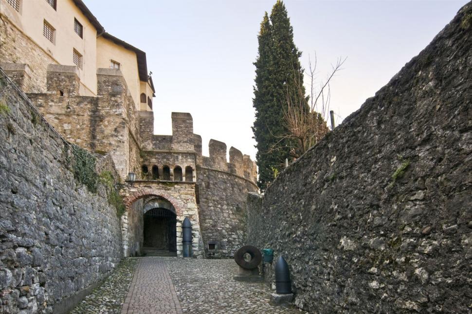 Regiunea superbă din Italia care oferă până la 100.000 de euro celor care vor să se mute în locul unde s-a filmat James Bond 1065530