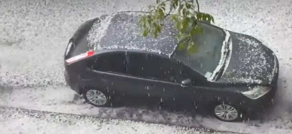 Imagini cu inundaţiile provocate de furtunile, însoţite de grindină, în unele judeţe. În Buzău a fost cod portocaliu de ploi torenţiale 1067438