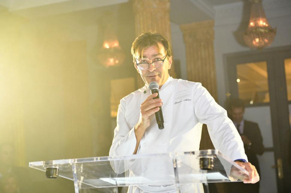 Într-o clădire ascunsă din Paris, un bucătar cu 18 stele Michelin a făcut istorie: El va fi noul chef pentru Orient Express Corinthian 1067472