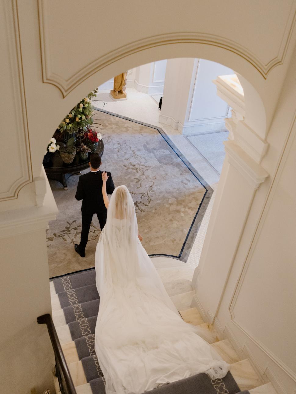 Primele imagini cu Andreea Bălan în rochie de mireasă. Artista și Victor Cornea s-au căsătorit religios 1067514