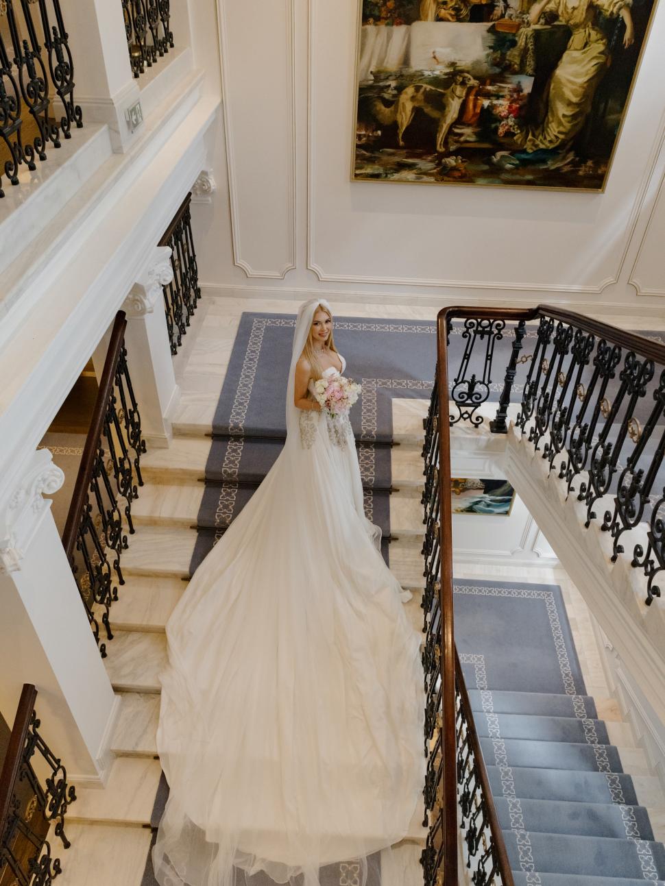 Primele imagini cu Andreea Bălan în rochie de mireasă. Artista și Victor Cornea s-au căsătorit religios 1067522