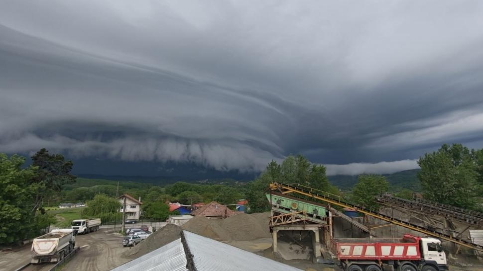 Atenționări meteo imediate. ANM a emis Cod portocaliu de furtuni cu grindină. Lista localităților afectate: Multe sunt pe litoral 1067930