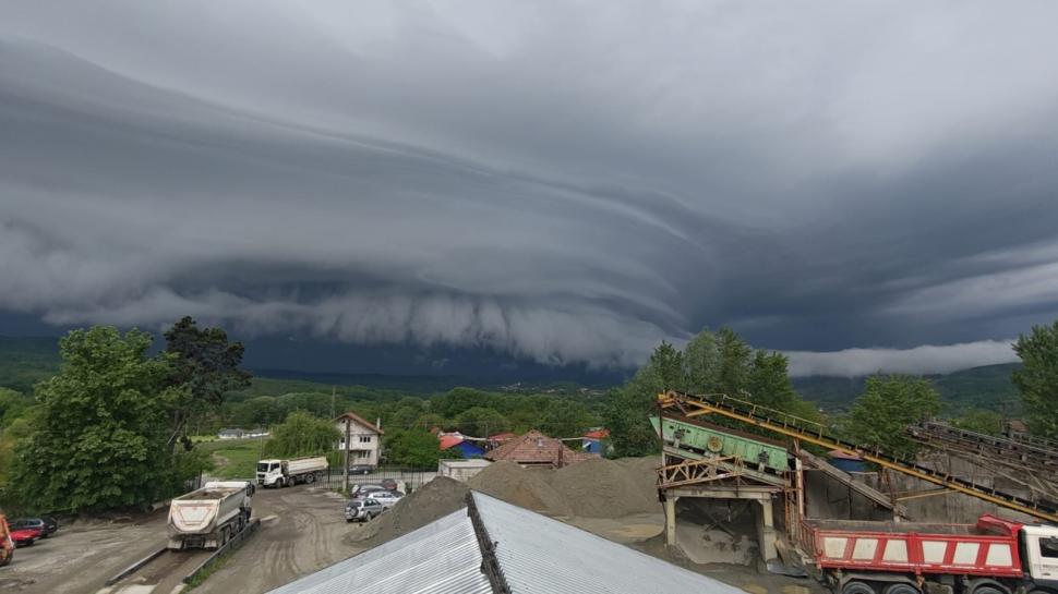 Atenționări meteo imediate. ANM a emis Cod portocaliu de furtuni cu grindină. Lista localităților afectate: Multe sunt pe litoral 1067932