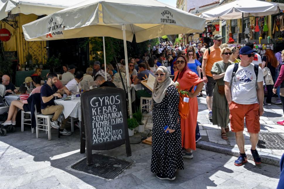 Grecia și-a prezentat planul pentru a reduce turismul excesiv. Insulele vor avea un statut special, locurile de cazare vor fi limitate 1067849