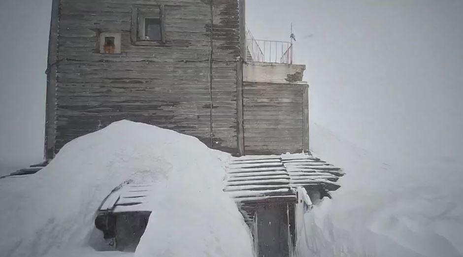 Ninge în România, pe 13 mai. Zăpada a ajuns la 2 metri la staţia meteo de pe Vârful Omu 1068231