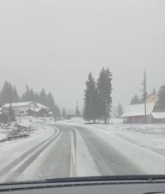 Ninge în România, pe 13 mai. Zăpada a ajuns la 2 metri la staţia meteo de pe Vârful Omu 1068238