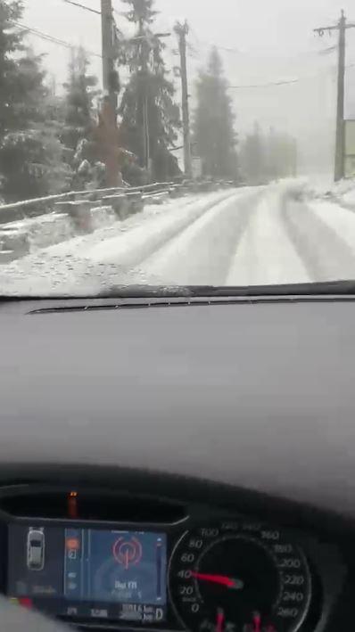 Ninge în România, pe 13 mai. Zăpada a ajuns la 2 metri la staţia meteo de pe Vârful Omu 1068243