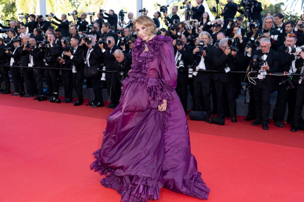 Ținute strălucitoare la Festivalul de la Cannes 2026: Demi Moore și Jane Fonda au fost printre actrițele care au dominat covorul roșu 1068078