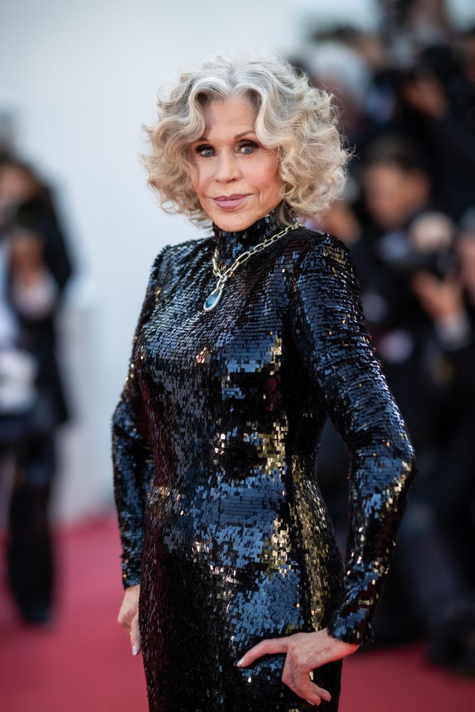 Ținute strălucitoare la Festivalul de la Cannes 2026: Demi Moore și Jane Fonda au fost printre actrițele care au dominat covorul roșu 1068107