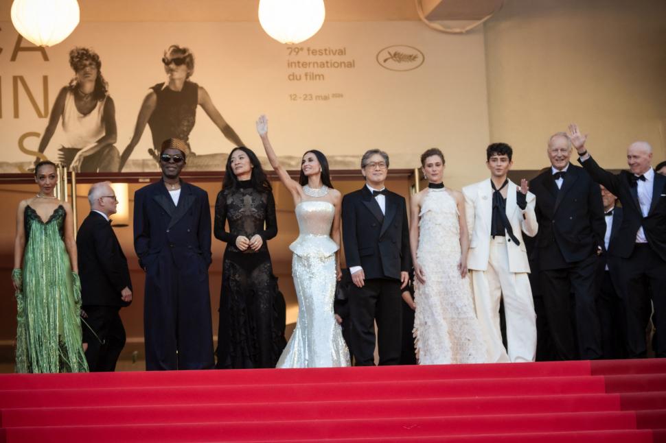 Ținute strălucitoare la Festivalul de la Cannes 2026: Demi Moore și Jane Fonda au fost printre actrițele care au dominat covorul roșu 1068121