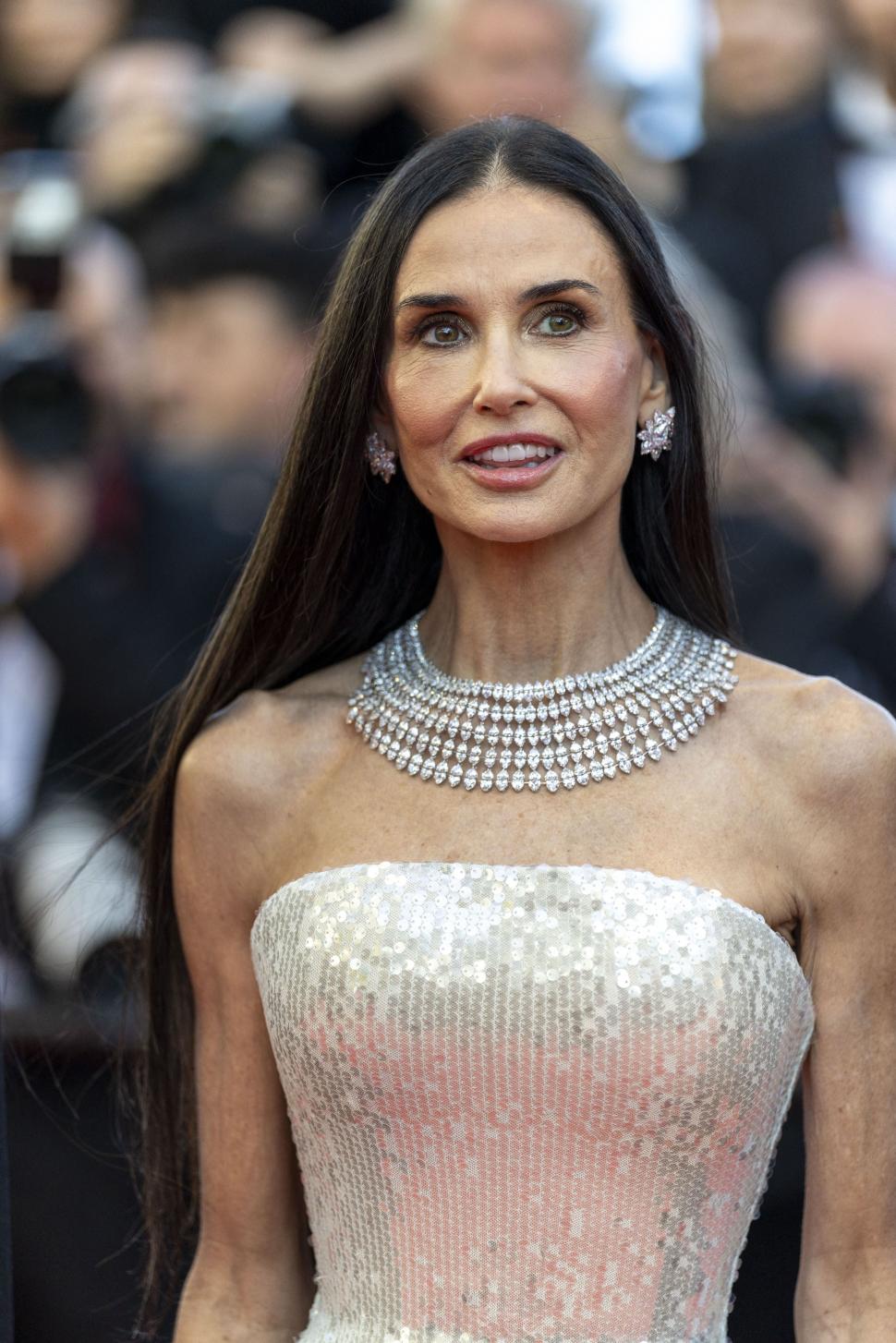 Ținute strălucitoare la Festivalul de la Cannes 2026: Demi Moore și Jane Fonda au fost printre actrițele care au dominat covorul roșu 1068127